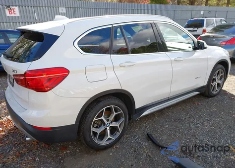 2017 BMW X1 xDrive28I z USA, uszkodzony, nr VIN WBXHT3C30H5F86964